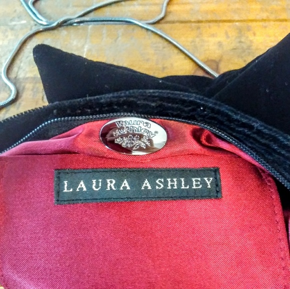 NWOT Laura Ashley Embroidered Velvet Evening Bag - Picture 4 of 4